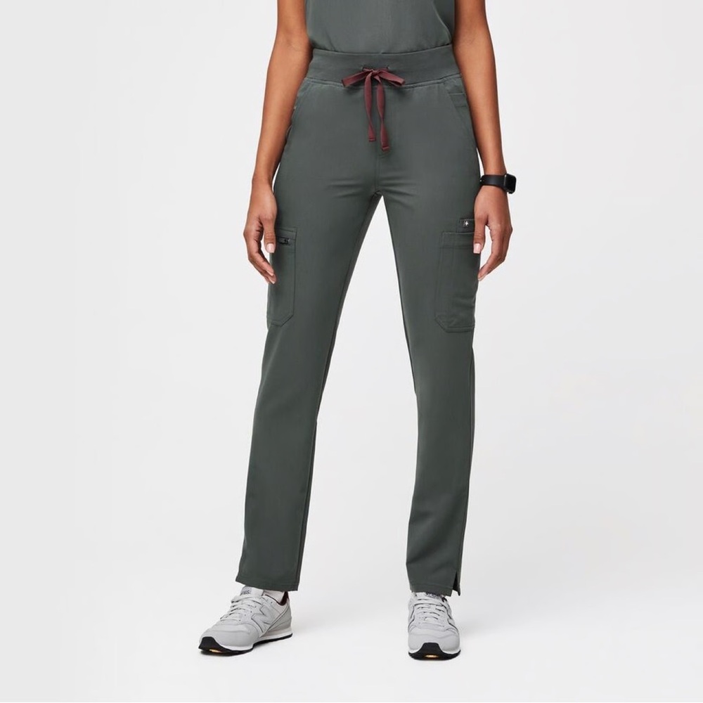 NWT FIGS High Waisted Yola Pants 2.0 in Bonsai